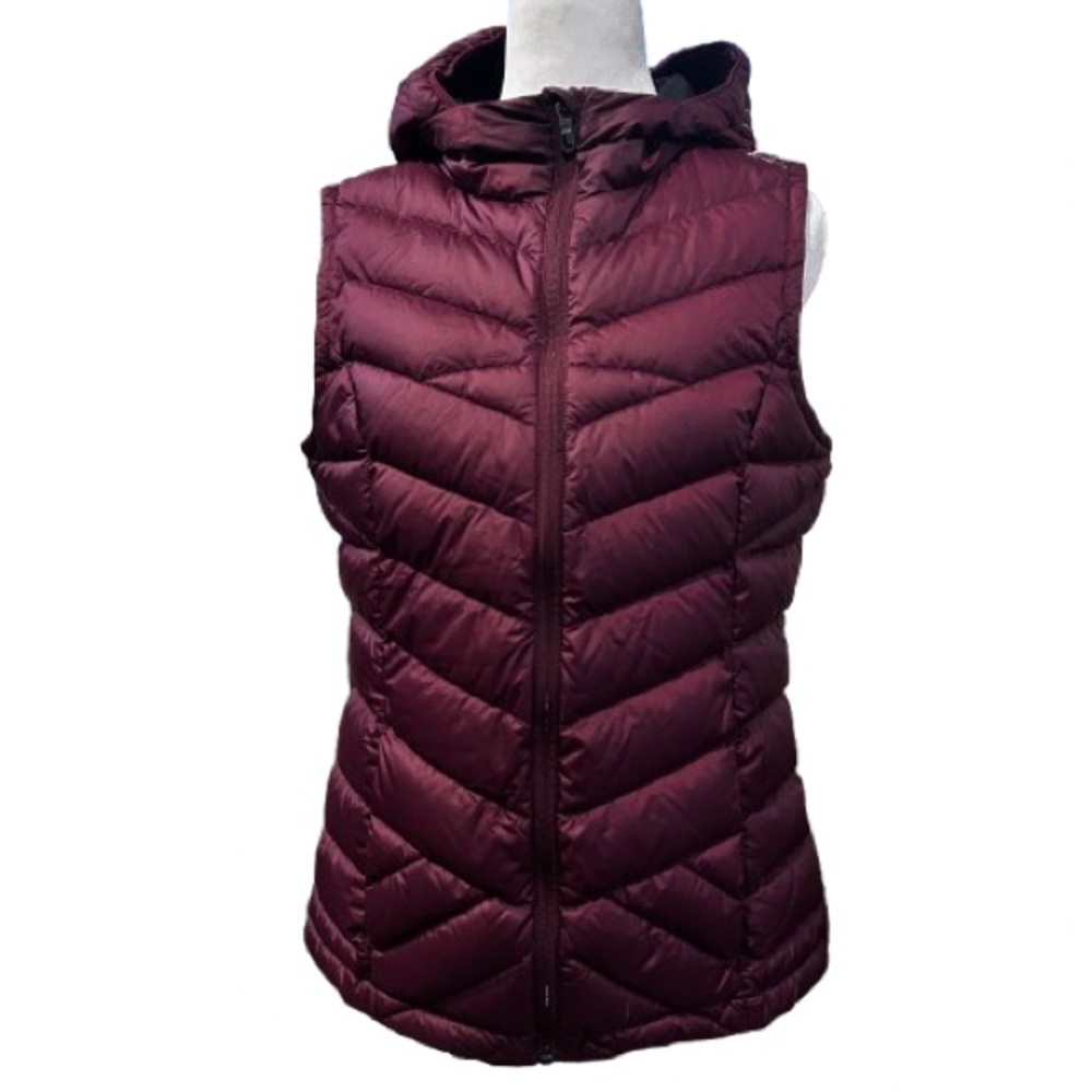 Lolë Down Quilted Puffer Vest Burgundy Packable Gorpcore Hiking Layering Size M